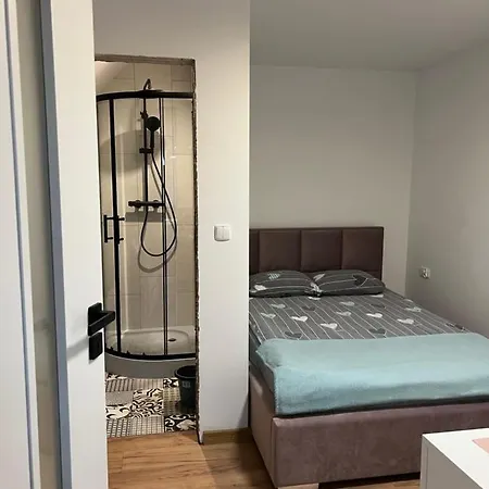 Z Aneksem Kuchennym شقة